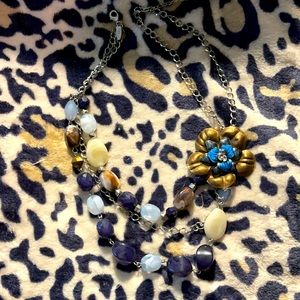 Multicolored necklace with flowers